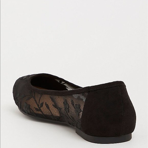 Nwt Torrid WideWidth Black Floral Embroidered Mesh - Picture 2 of 4